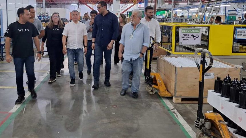 Visita à fábrica da Friovix em Manaus, com anúncio de nova linha de produção.
