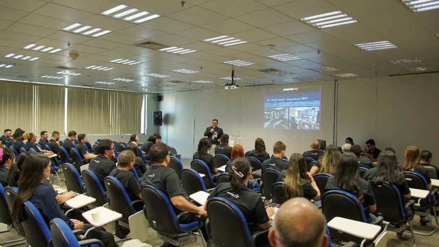 Workshop Segurança 360° no Aeroporto de Manaus: apresentação para colaboradores.