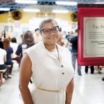 Educadora da rede estadual recebe tÃtulo de professora do ano da Associação Brasileira de Ensino de Biologia