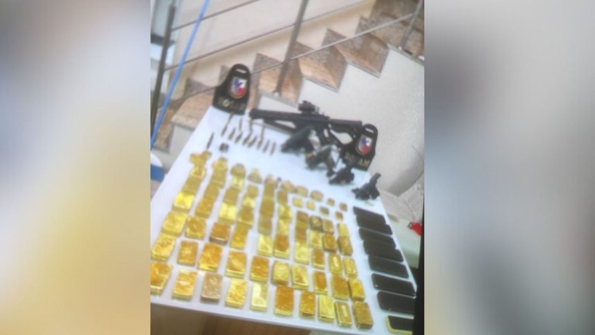 ROCAM apreende ouro, armas e celulares em ação no bairro Parque 10, em Manaus