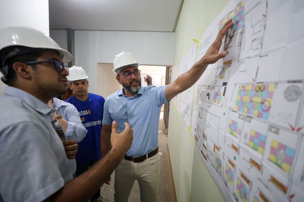 Wilson Lima vistoria obras de novo Caic especializado em crianças com TEA