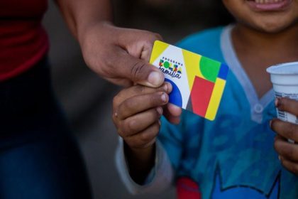 Bolsa Família amplia inserção de mães no mercado de trabalho