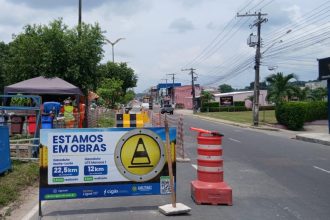 Obra do gasoduto Norte-Leste interdita avenida no Monte das Oliveiras