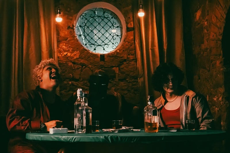 Isis de Manaus lança videoclipe com exibições gratuitas em Manaus