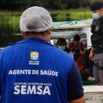 Agente de saúde da Semsa em ação durante processo seletivo em Santa Isabel do Rio Negro.