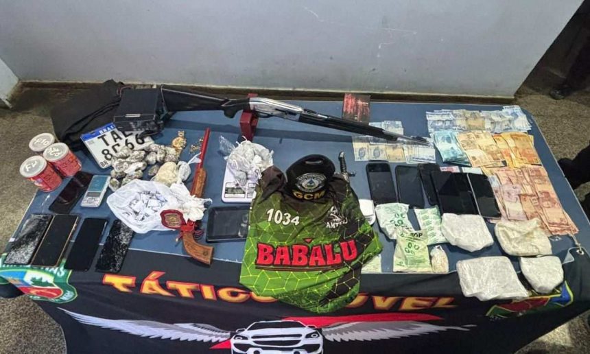 Apreensão de armas, drogas e dinheiro em Tefé, resultado de investigação sobre 'Tribunal do Crime'.