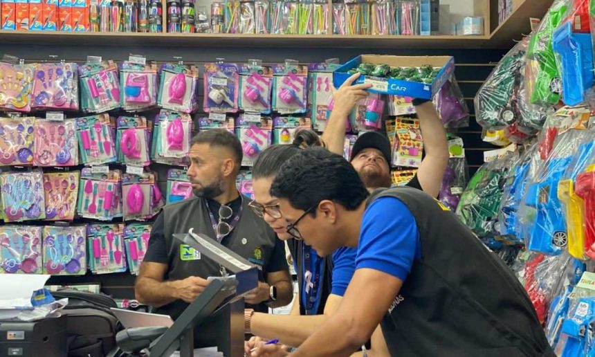 Apreensão de brinquedos irregulares antes do Dia das Crianças no Amazonas.