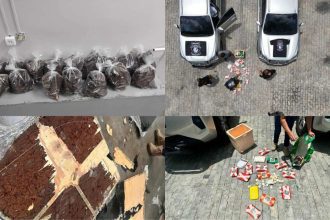 Apreensão de cocaína em mansão na Ponta Negra. Sacos com drogas, carros da polícia e materiais apreendidos.