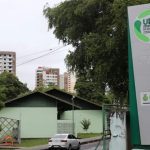 Fachada da Escola Superior de Tecnologia da UEA (Universidade do Estado do Amazonas).