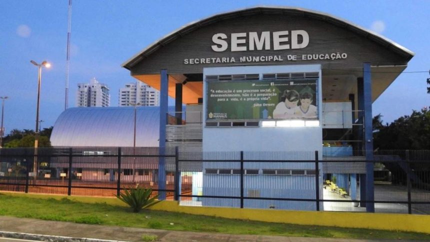 Fachada da SEMED - Secretaria Municipal de Educação em Manaus, Amazonas.