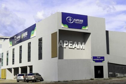 Fachada do prédio da FAPEAM, Fundação de Amparo à Pesquisa do Estado do Amazonas.