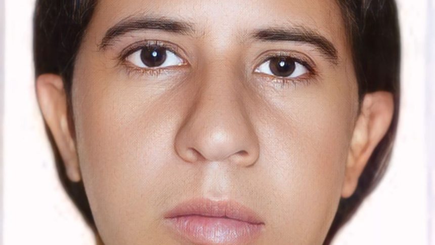 Foto de rosto de mulher, foco nos olhos e nariz.