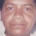 Foto de um homem, possivelmente um familiar de falecida em Manaus, procurado pelo IML.