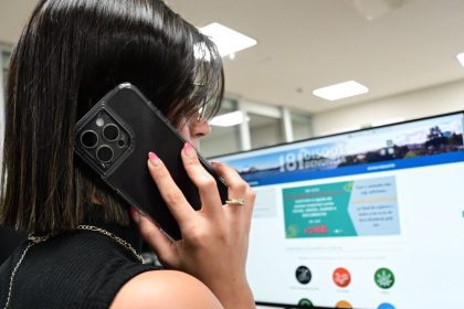 Entenda como funciona o novo golpe que rouba a voz por telefone