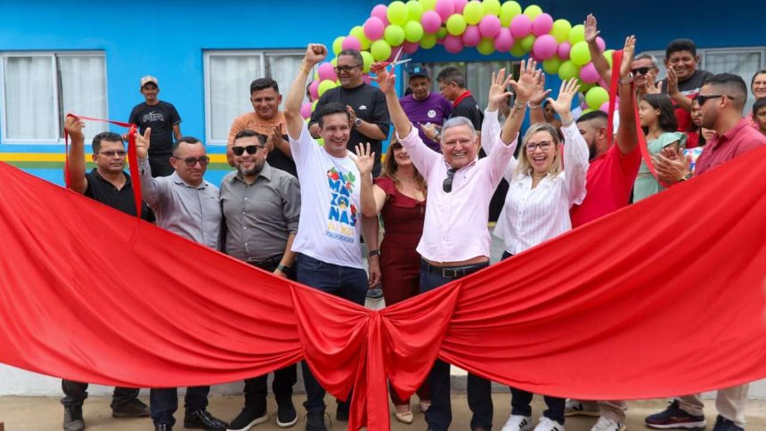 Inauguração da CRAS e unidade odontológica em Pauini com Sidney Leite e Renato Afonso.