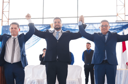 Prefeito de Boa Vista do Ramos, Jarlem CB (ao centro)