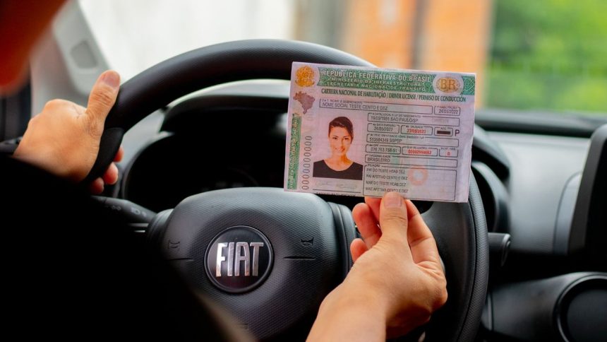 Proposta é autorizada para dispensa de autoescola na emissão da CNH