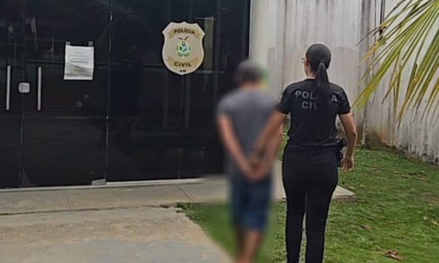 Policial conduz jovem preso após ameaçar filhas e invadir casa da ex no Amazonas.