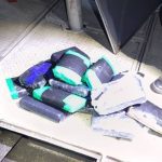 Tabletes de drogas apreendidos em embarcação pela polícia no Amazonas