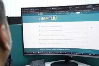 Tela do sistema REFIS 2025 da Secretaria de Estado da Fazenda do Amazonas, com opções de acesso.