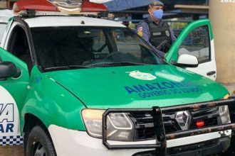 Viaturas da Polícia Militar do Amazonas em cena.