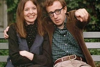 Woody Allen e Diane Keaton, em cena do filme 'Noivo Neurótico, Noiva Nervosa'.