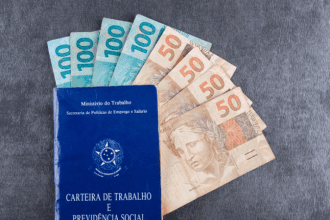 Empresas devem concluir pagamento da 1ª parcela do 13º salário até esta sexta-feira