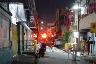 Fio de alta tensão rompe e deixa casal ferido em Manaus