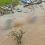 Corpo de homem é encontrado com sinais de violência e sem olhos em área alagada no AM