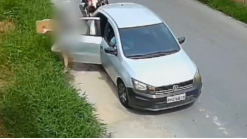 Mãe e filha são investigadas por abandono de cães em Manaus