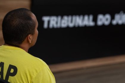 Padrasto é condenado a 18 anos por homicídio de criança com autismo em Manaus