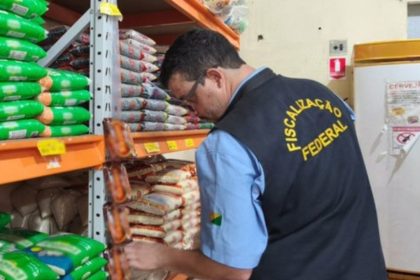 Pesquisa indica elevado número de irregularidades em produtos da cesta básica em Manaus