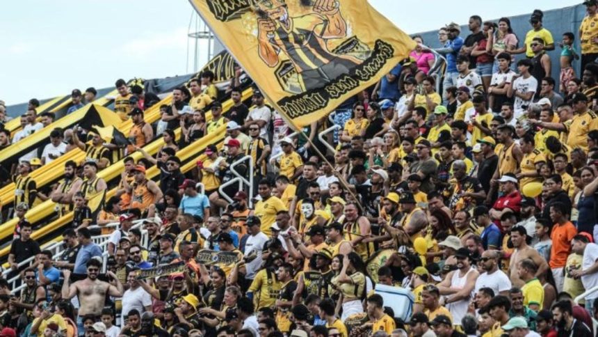 Amazonas encerra participação na Série B em duelo contra o Coritiba no Carlos Zamith