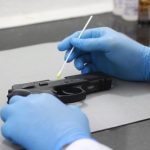 Polícia científica do AM começa a restaurar numeração suprimida de armas de fogo