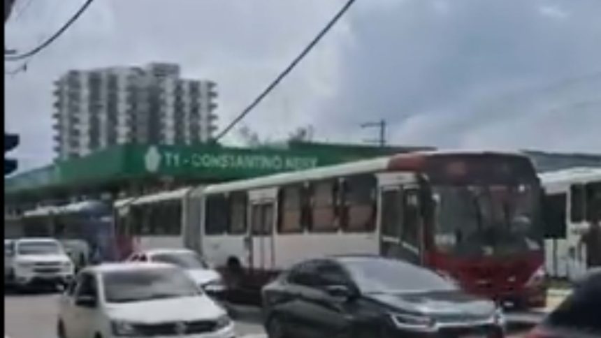 Rodoviários suspendem paralisação e aguardam pagamento de vales em Manaus