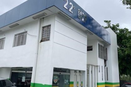 Preso homem que assaltou mulher que aguardava encomenda na porta de casa em Manaus