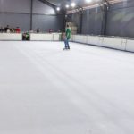 Saiba como se inscrever para patinar no gelo na Ponta Negra durante o Natal 2025