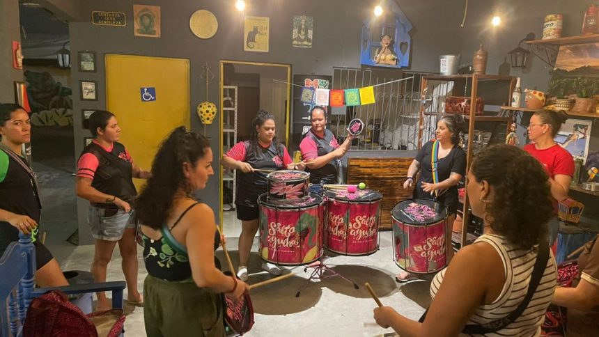 Bateria Feminina de Manaus promove workshop de percussão voltado para mulheres