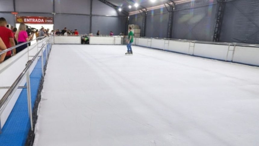 Saiba como se inscrever para patinar no gelo na Ponta Negra durante o Natal 2025