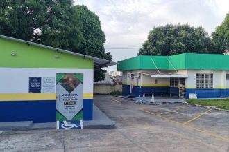 Mulher é presa após ameaçar mãe idosa de morte em Manaus