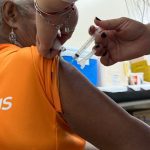 Vacinação contra gripe com atendimento em 19 unidades de saúde