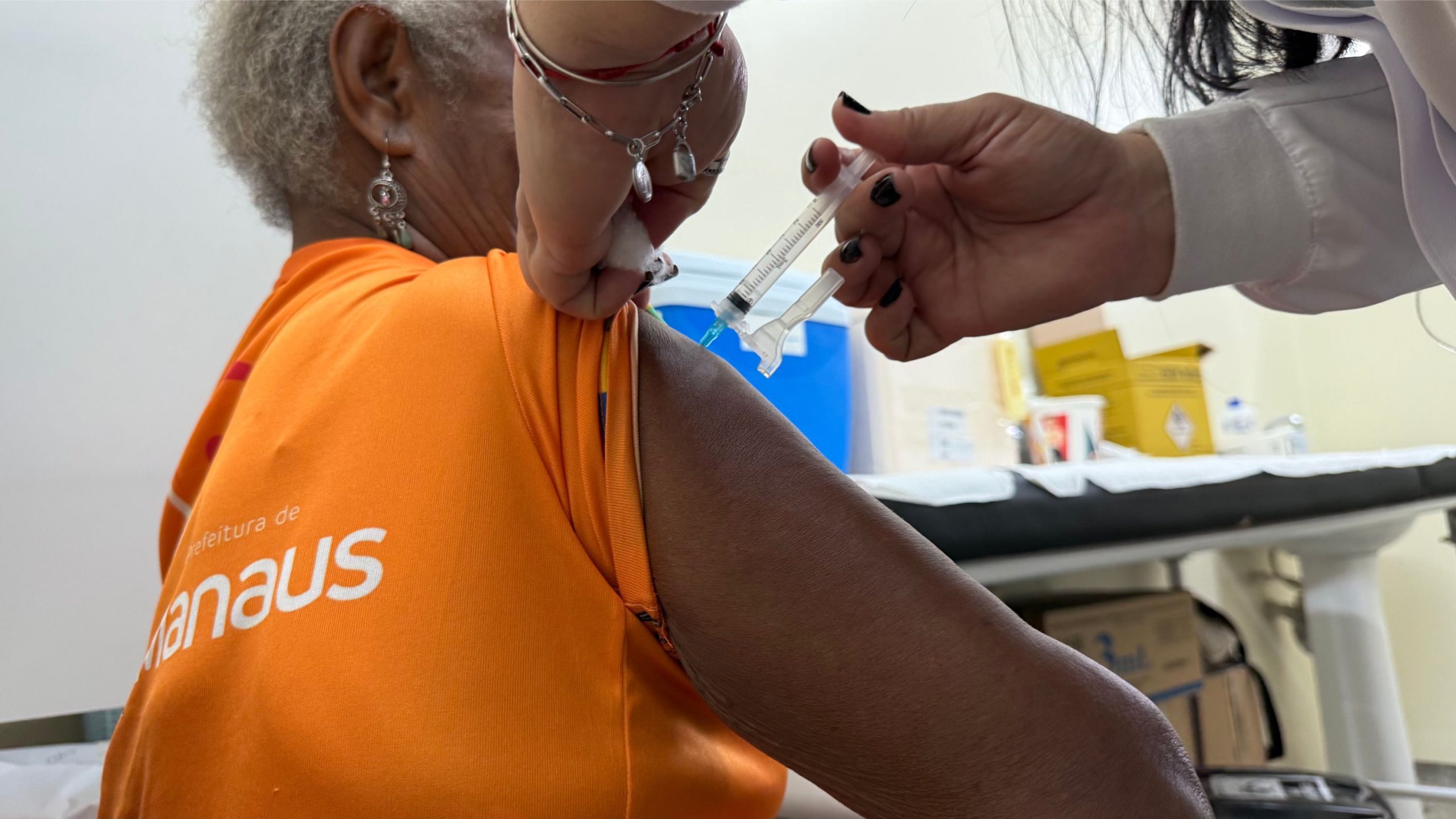 Vacinação contra gripe com atendimento em 19 unidades de saúde