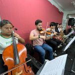 Alunos do Liceu Cláudio Santoro apresentam espetáculo “Rede de Memórias” no Teatro Amazonas