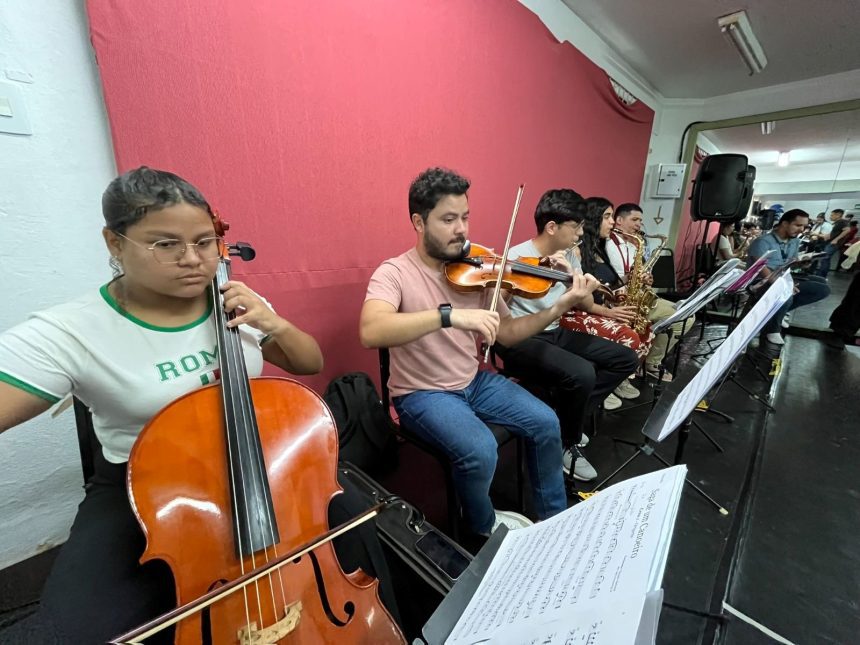 Alunos do Liceu Cláudio Santoro apresentam espetáculo “Rede de Memórias” no Teatro Amazonas