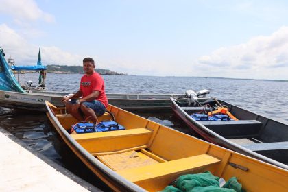 Pescadores do Careiro da Várzea recebem entrega de motores elétricos