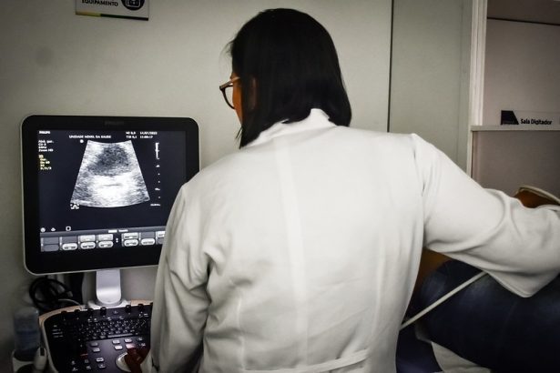 Carreta da Saúde vai ofertar atendimentos na zona centro-sul e norte de Manaus