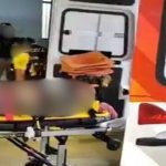 Acidente de trânsito envolvendo motociclista e ambulância em Manaus.