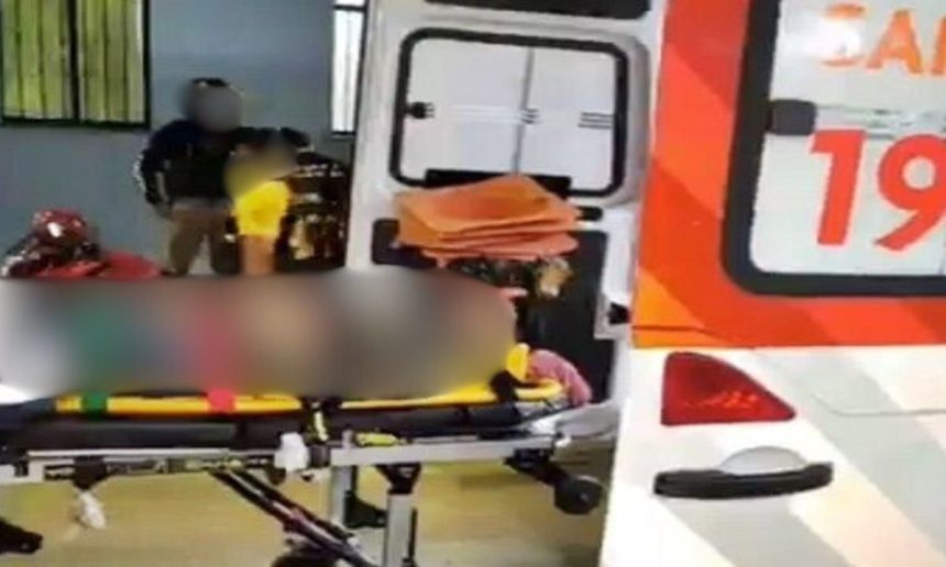Acidente de trânsito envolvendo motociclista e ambulância em Manaus.