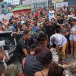 Corpos sendo trasladados para Manaus após operação no Rio de Janeiro