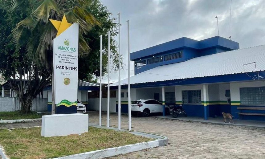 Fachada da Delegacia Interativa de Polícia (DIP/DE) em Parintins, Amazonas.